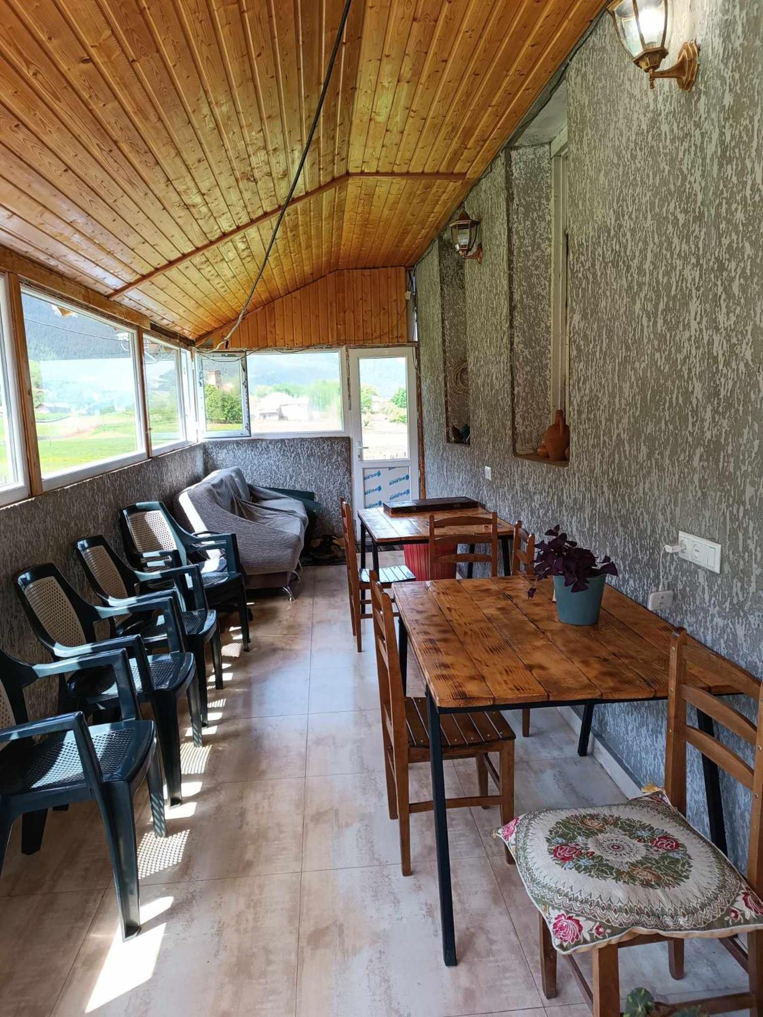 Guest House In Zhabeshi Lali Exterior photo