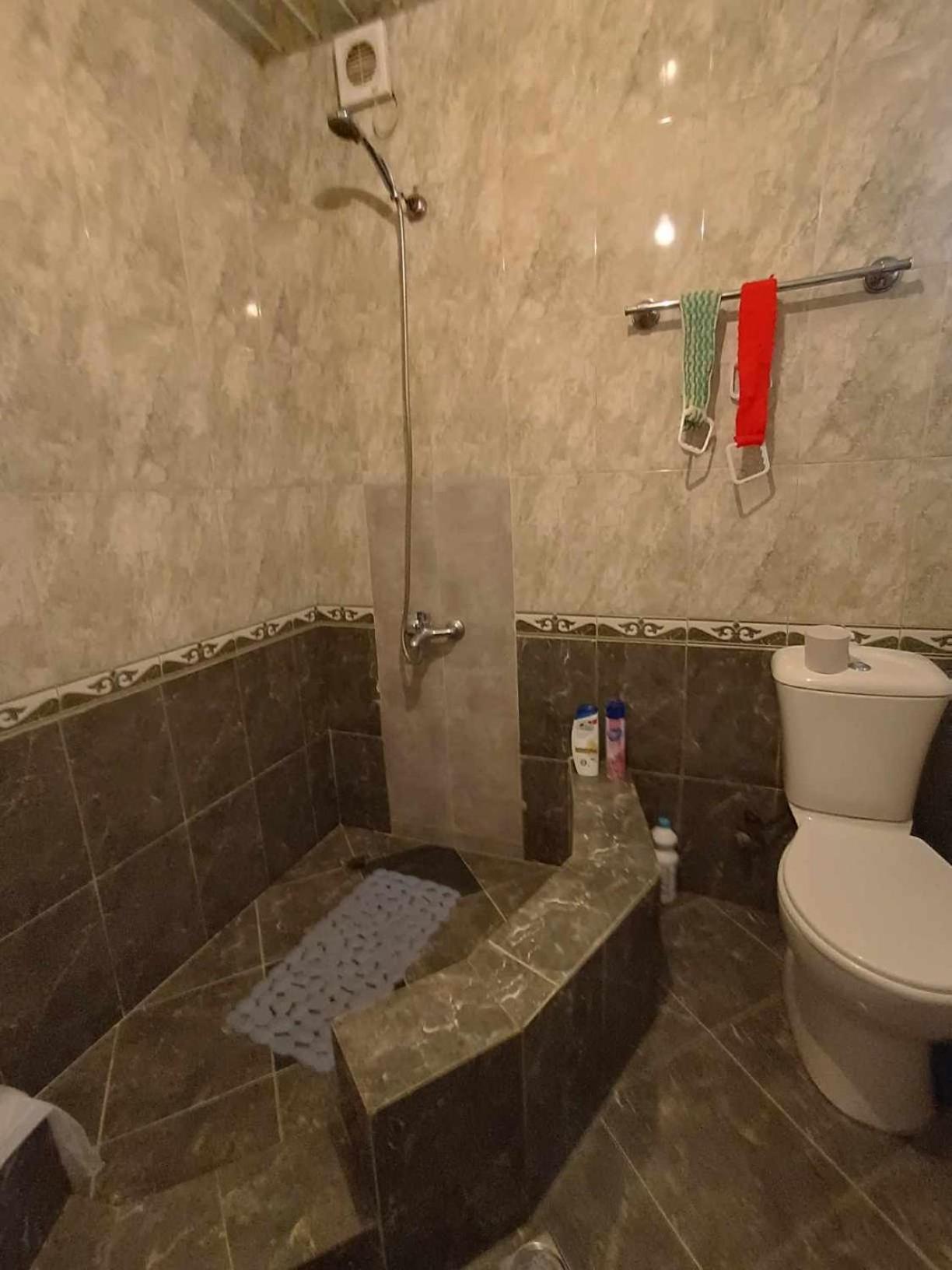 Guest House In Zhabeshi Lali Exterior photo
