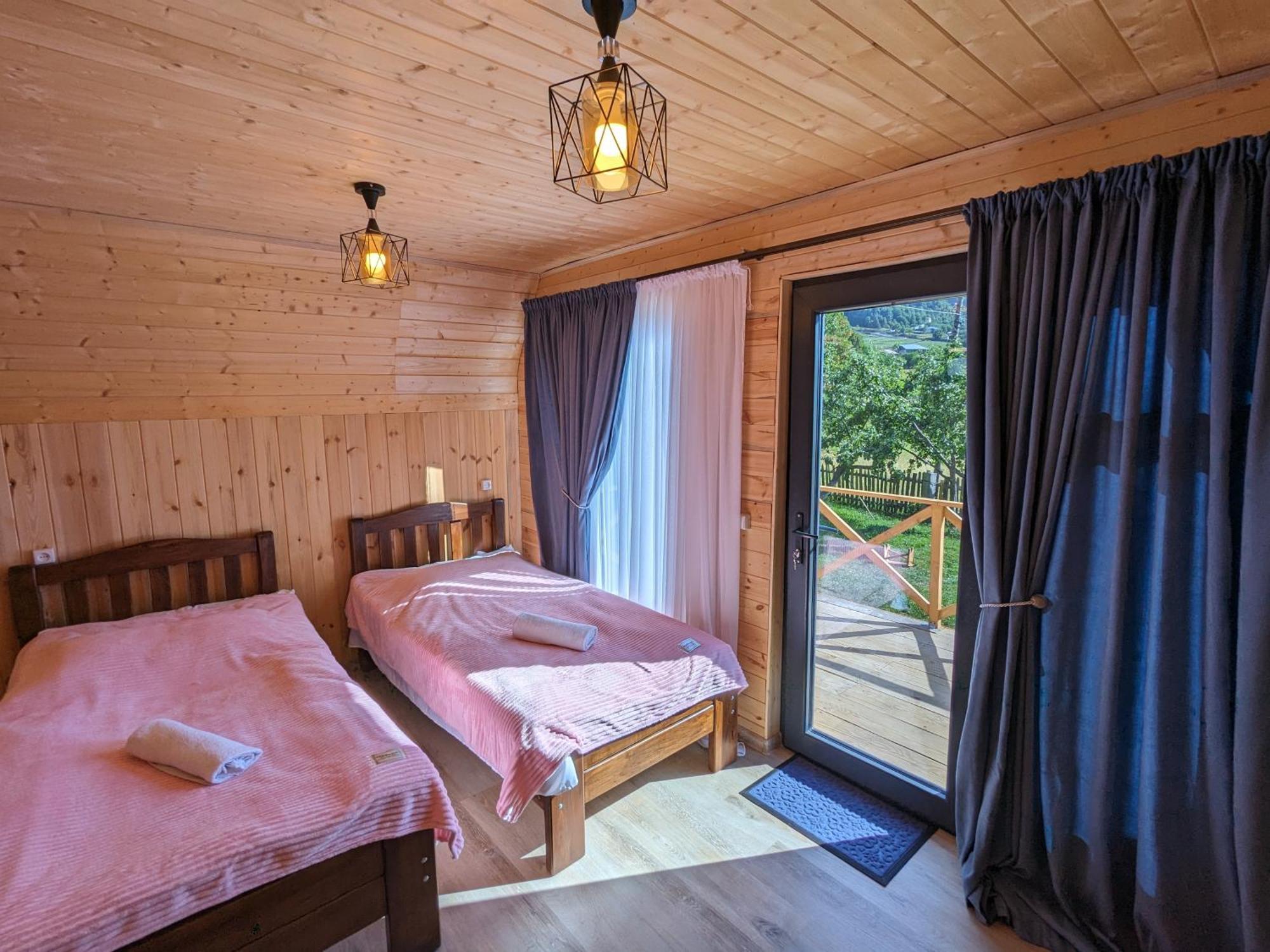 Guest House In Zhabeshi Lali Exterior photo