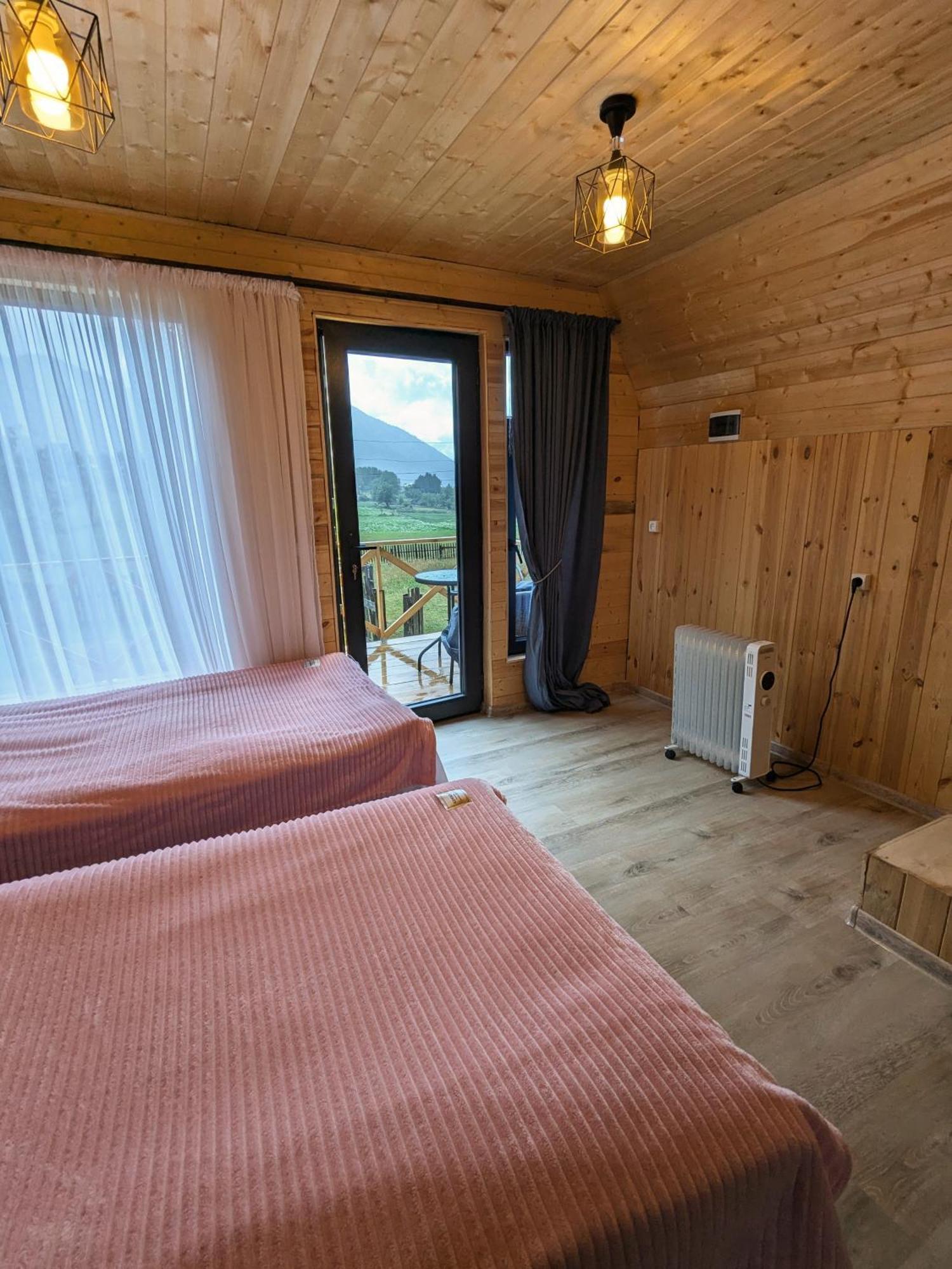 Guest House In Zhabeshi Lali Exterior photo