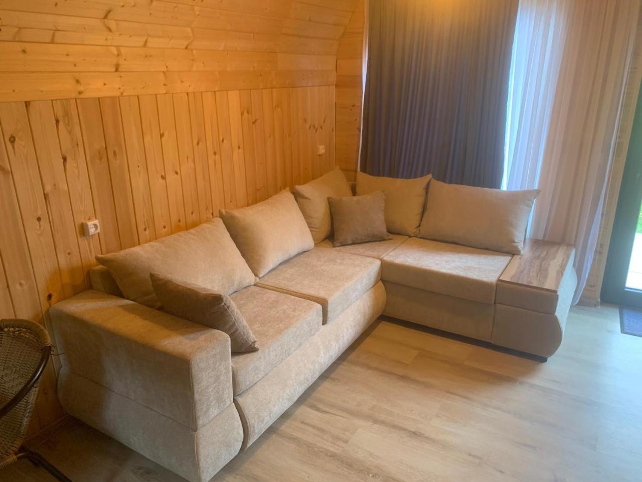 Guest House In Zhabeshi Lali Exterior photo